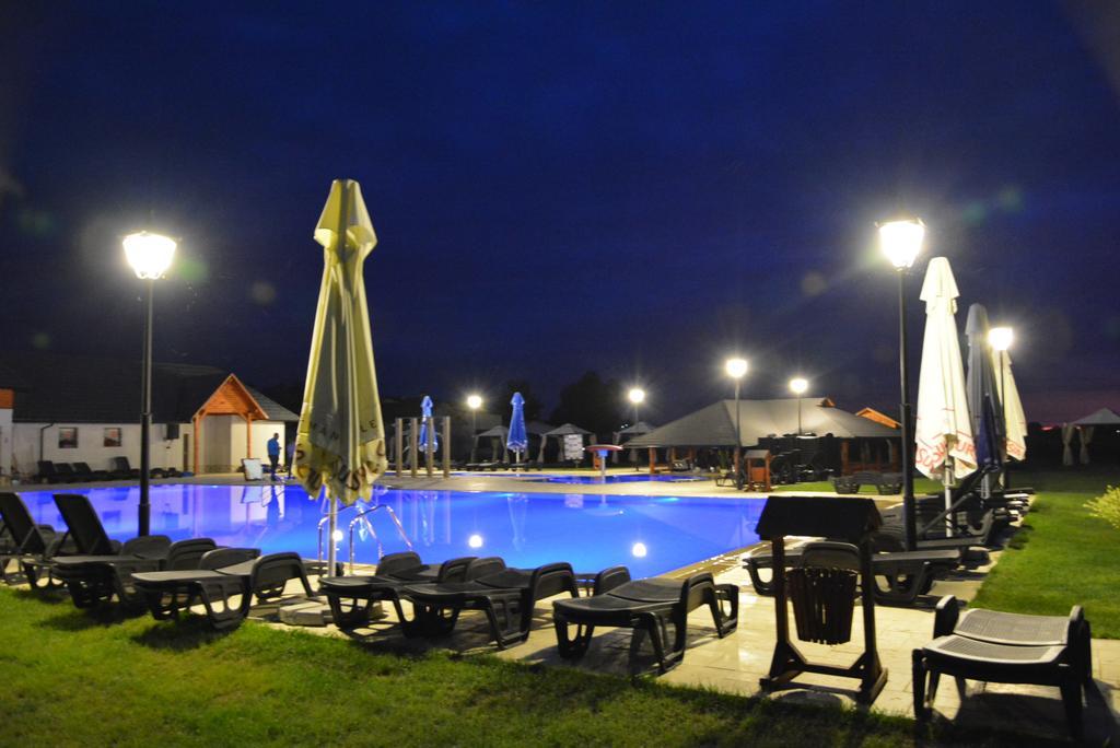 Pension La Taticu Săcălăşeni Zewnętrze zdjęcie